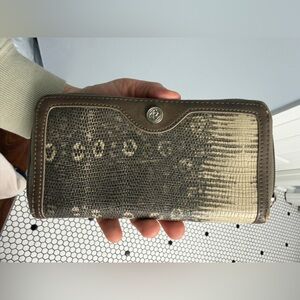 NWT Relic Brand Montclaire checkbook grey lizard